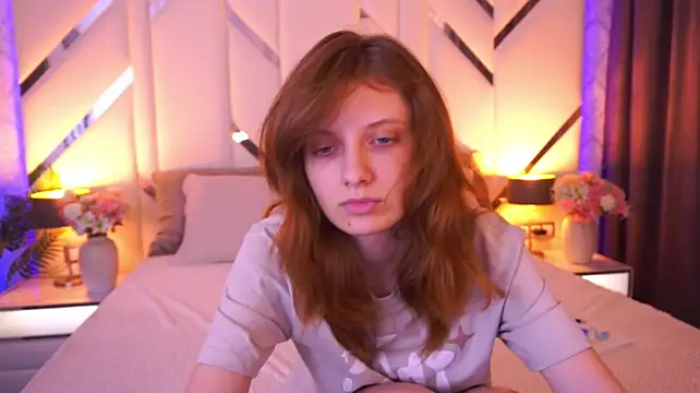 CuteeFoxy live cam on StripChat