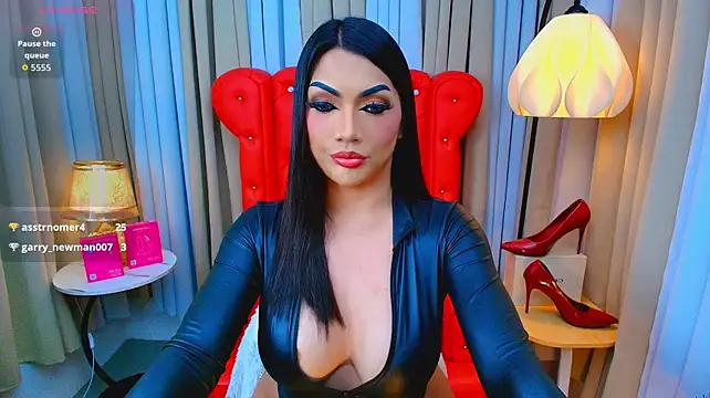 Laureen_Hilton live cam on StripChat