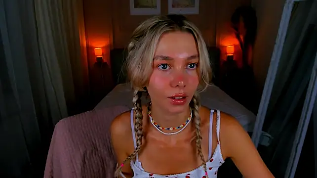 LuluAlis live cam preview