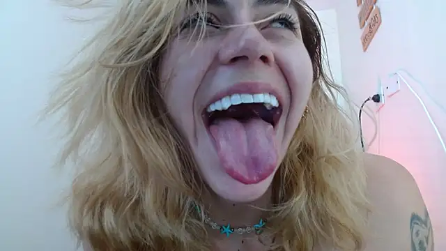 aprildumont live cam preview