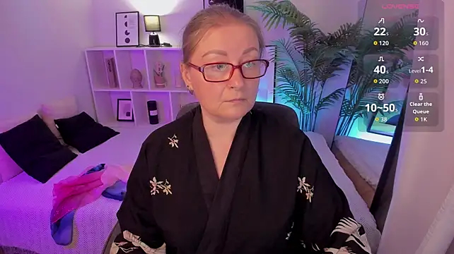 Alexandra_Kind
