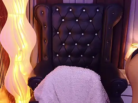 Estella_Hilton
