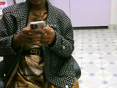 Bustycece live cam preview