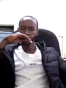 TallandBigEbony live cam on StripChat