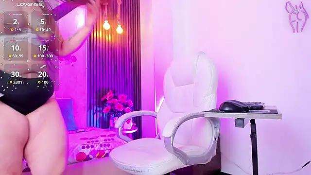 Mia_Dreaam webcam