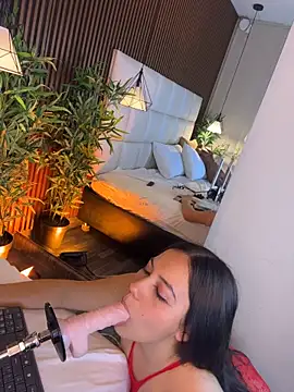 Mia_Hillss