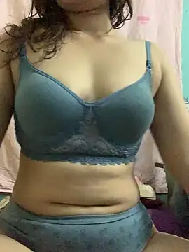 Poojachauhanlive webcam