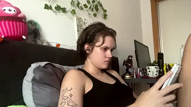 HeyFriren webcam