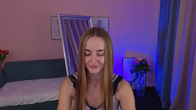 IrisBloommm live cam preview