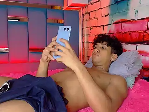 krish_rusbell live cam on StripChat