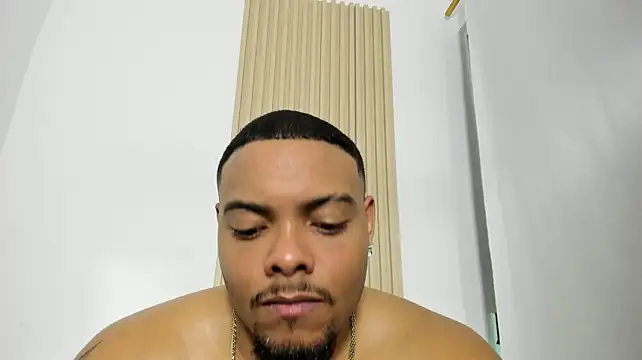 Bow_wow23 live cam on StripChat