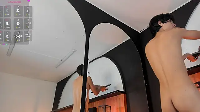 cheys_mast (M twink) - hard spanks