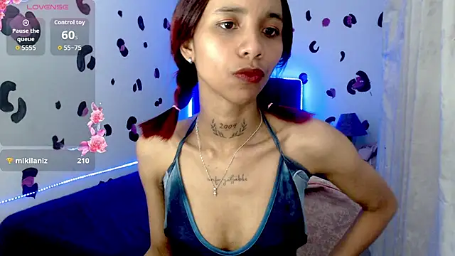 ivory_aiko live cam on StripChat