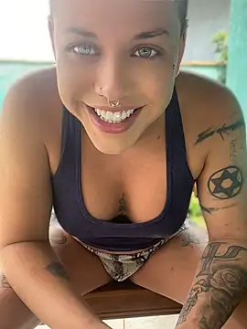 Modelo: alicetgirlbr
