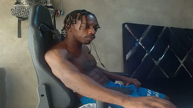 Larry-n-clouds webcam