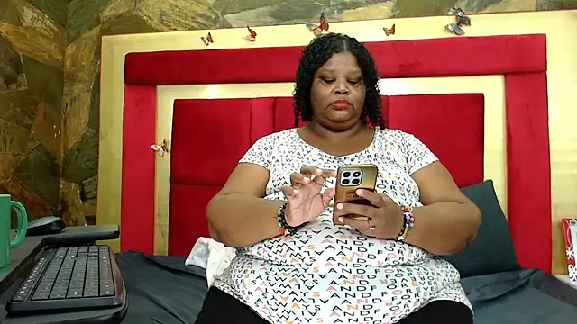 Exoticbigmandy webcam
