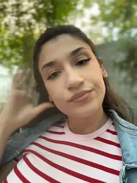 ScarletBloom_ webcam