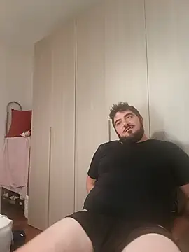 bear_skinny webcam