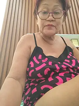 Sunflower1956 live cam on StripChat