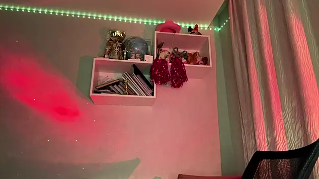 DonetteAlaya webcam