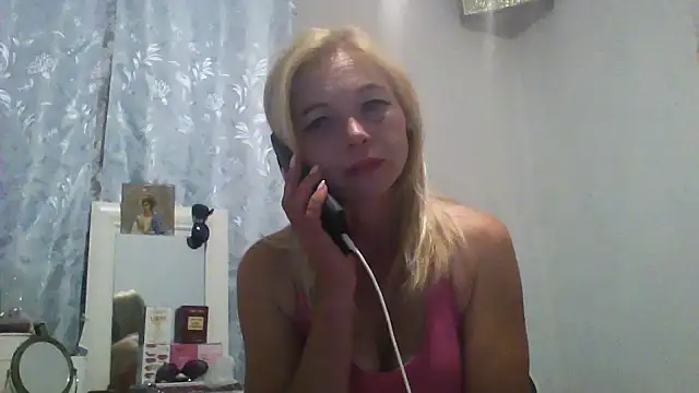 Lola_115 live cam on StripChat