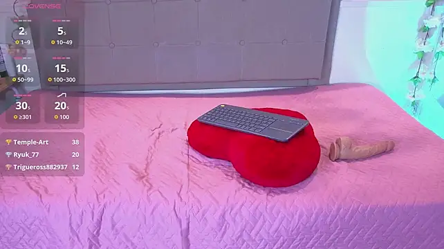 Mia_collins16
