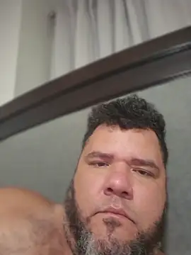 HotDominicanCum webcam