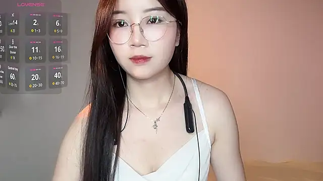 77-Vicky