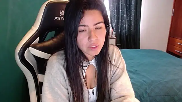 alice_middlee webcam