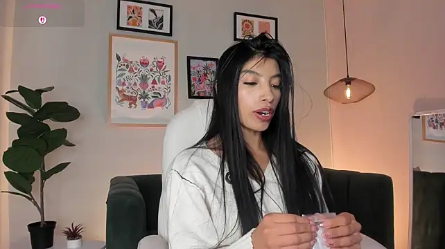Tiffany_Low webcam
