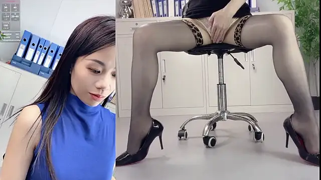 Lynnalltop-165-KeKe webcam