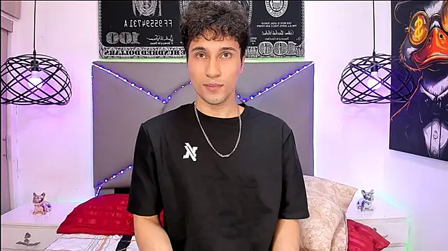 buddy_whitte live cam on StripChat