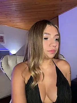 Issa_pink18 webcam