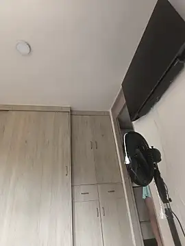 violet-grey webcam