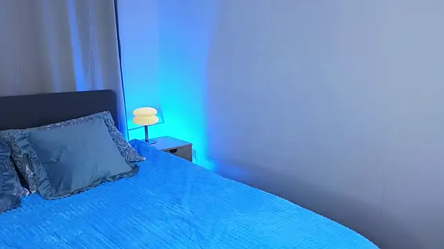 e1v1s live cam on StripChat