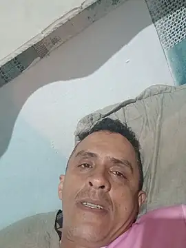 patrickleo092 live cam on StripChat