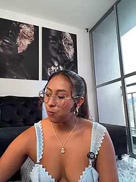 AmelyaMann webcam