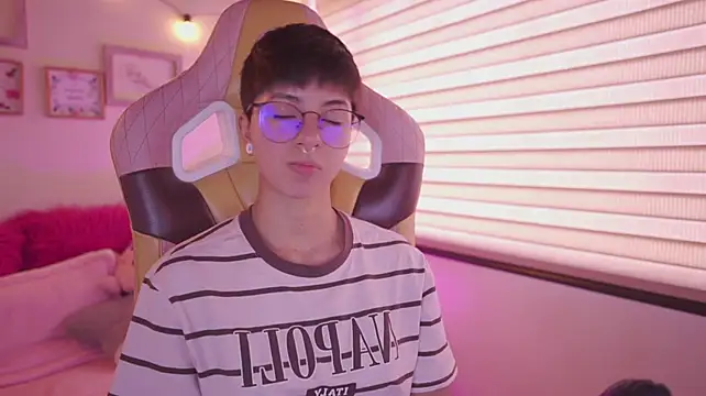 tommy_blue webcam