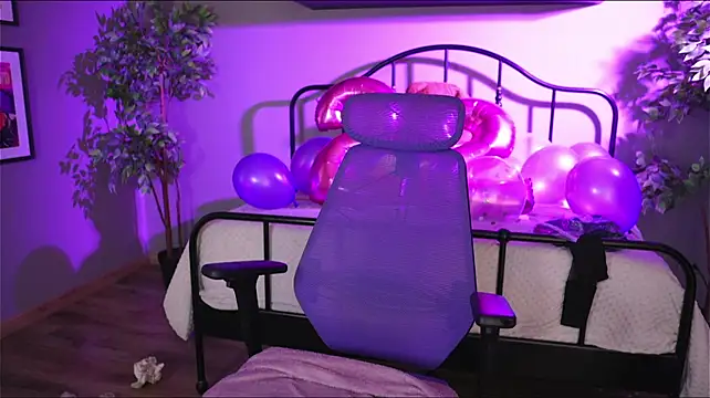 Emma_Lirys webcam