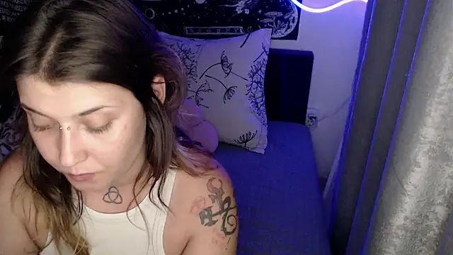 AlienforTwenty webcam