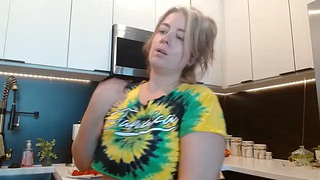 HazelSkyesChat webcam