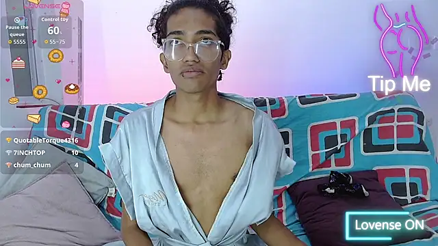 triiangel_latinboy webcam