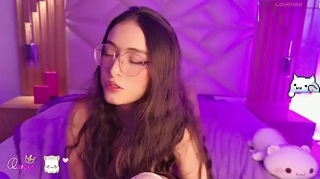 Ivory_Dlacour webcam