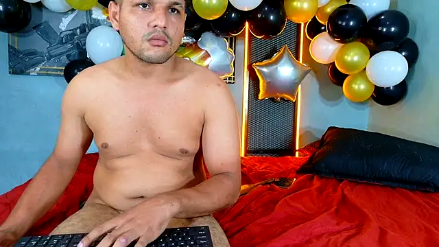 Hornyshow11 webcam