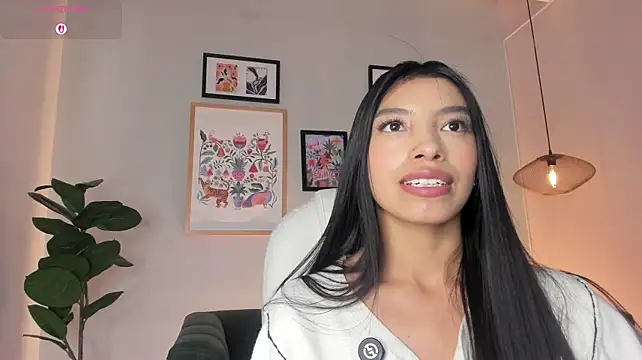 Tiffany_Low webcam