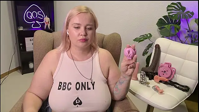 MargotGrey live cam on StripChat