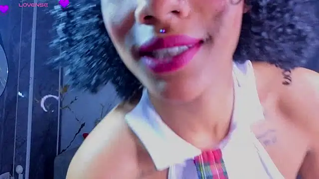 Violeth_b live cam on StripChat