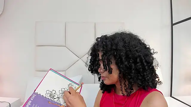Kiraspell 🌯 naked webcam chat