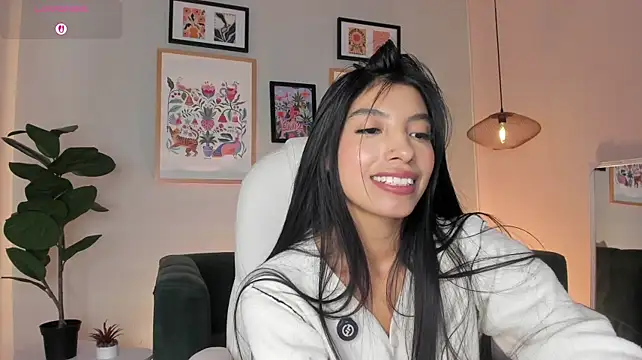 Tiffany_Low webcam