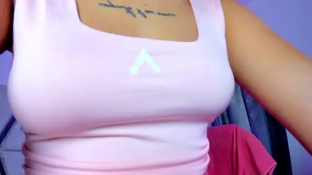 CarolineFyre webcam
